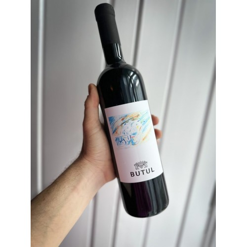 Refoshk wine aged in barrels