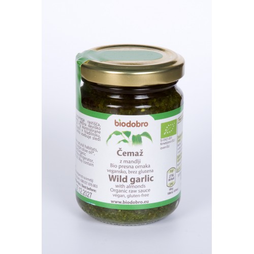 Wild garlic with almonds